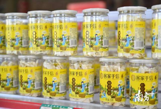 一个柚子开发出超百个系列产品,她是怎么做到的?